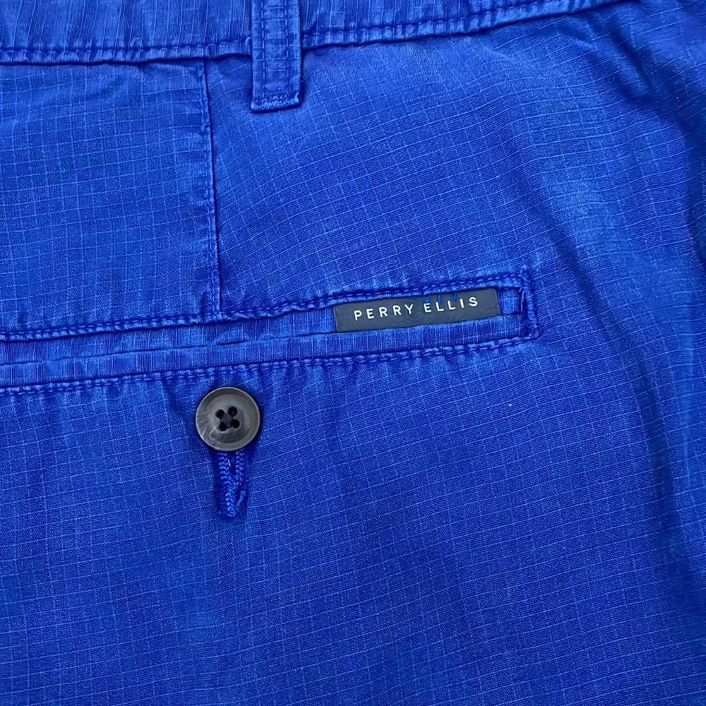 Perry Ellis Royal Blue Men’s Shorts with Side Pockets & Belt Loops Waist 40